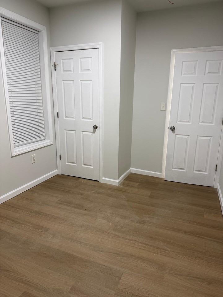 603 N Front St #B - Photo 5 of 10