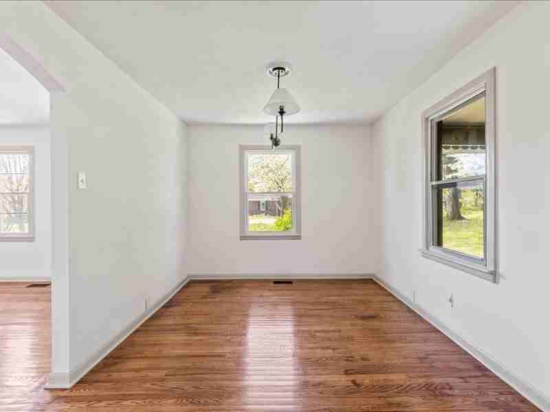 4120 Foley Dr - Photo 5 of 10