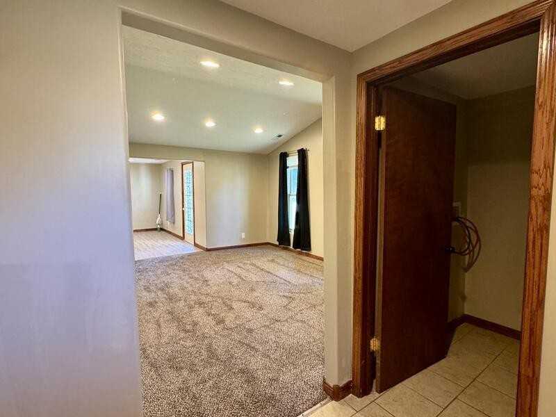 411 Nubia St - Photo 4 of 15