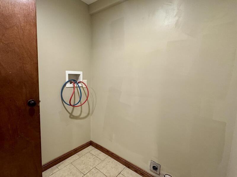 411 Nubia St - Photo 5 of 15