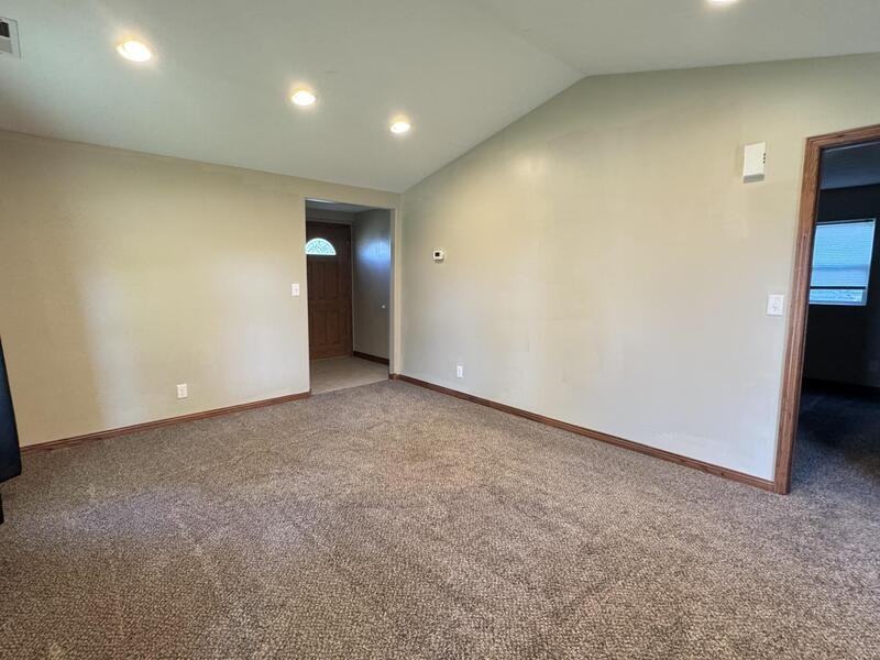 411 Nubia St - Photo 7 of 15