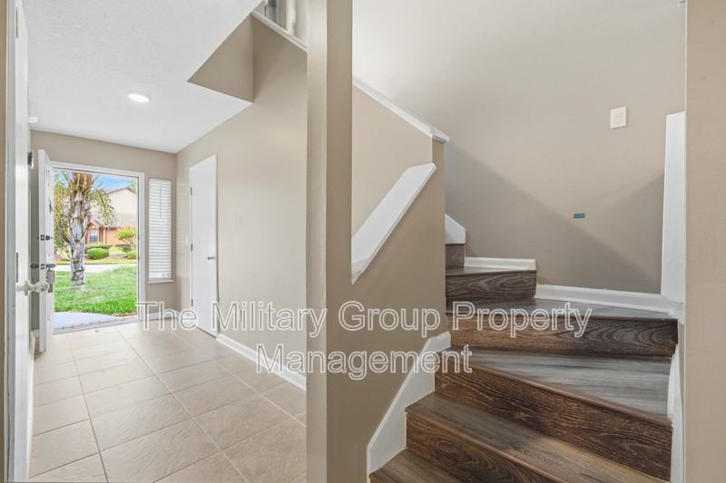 3075 Falconer Dr - Photo 3 of 27