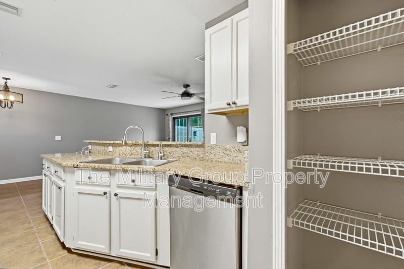 3075 Falconer Dr - Photo 6 of 27