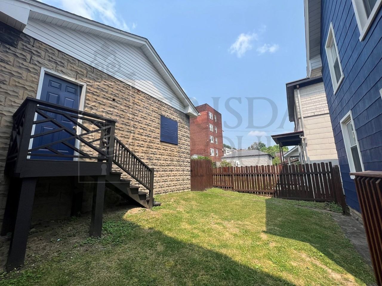 1137 - Photo 3 of 28