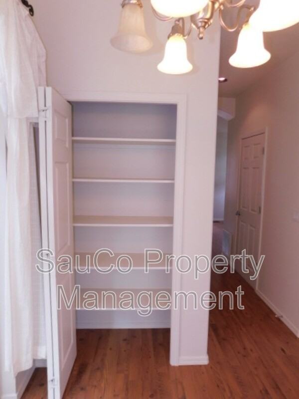 902 Se Portlandia Ave - Photo 7 of 17
