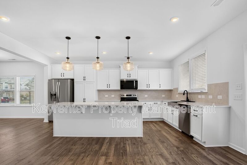 3012 Highlander Pt - Photo 3 of 50