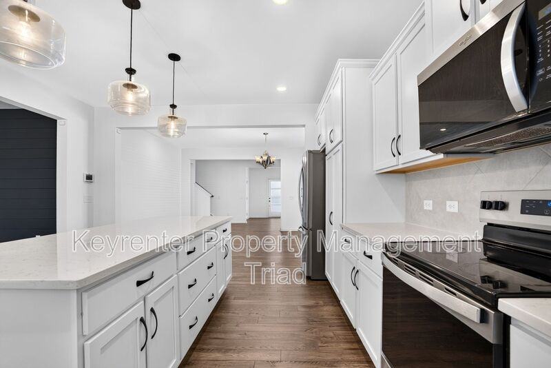 3012 Highlander Pt - Photo 4 of 50
