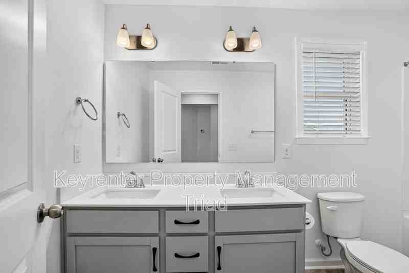 3012 Highlander Pt - Photo 5 of 50