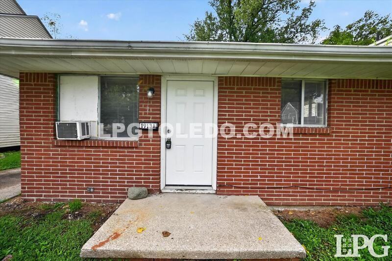 1913 Kensington Rd - Photo 4 of 18