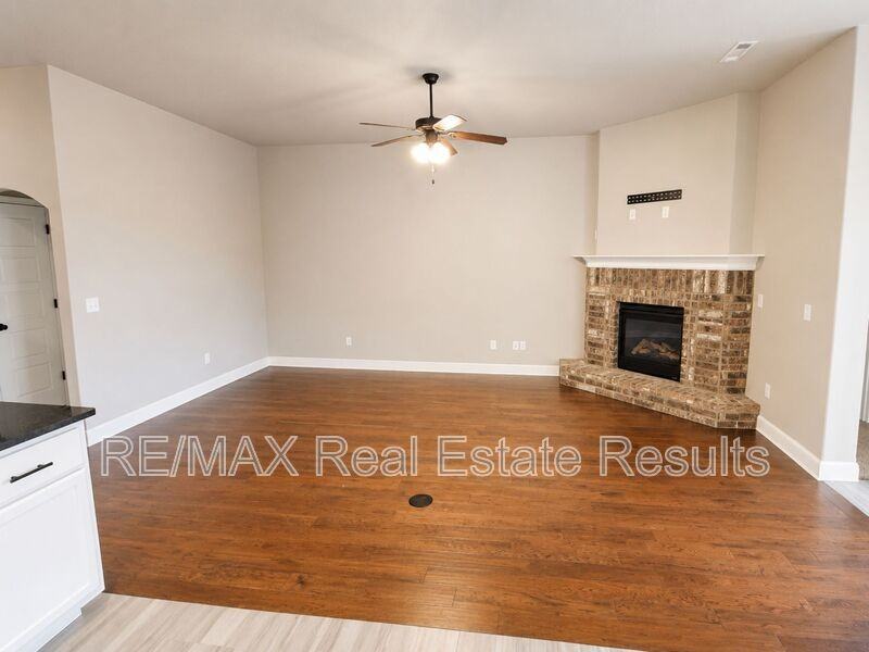 511 Melrose Pl - Photo 7 of 21