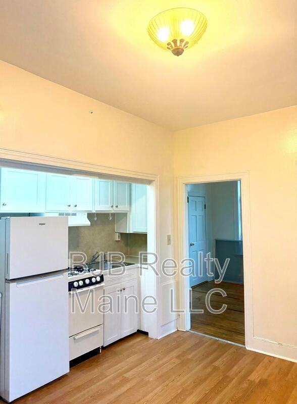 104 Oak St #2 - Photo 2 of 5
