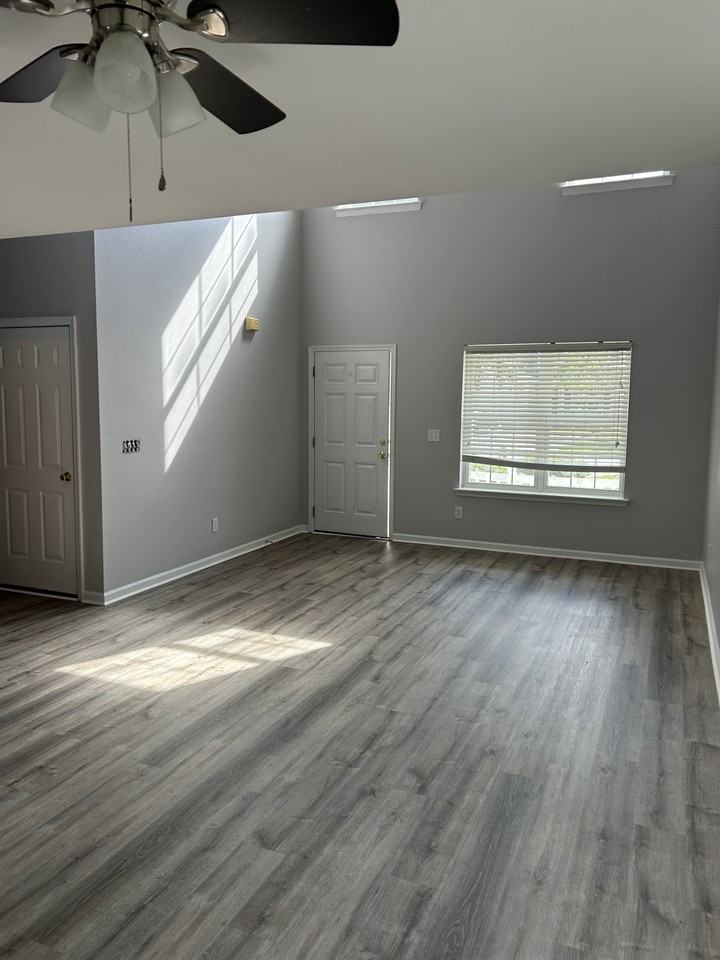 1041 Stoney Falls Blvd #1 - Photo 4 of 19