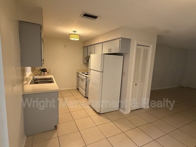 705 Bayou Ave #A - Photo 5 of 24