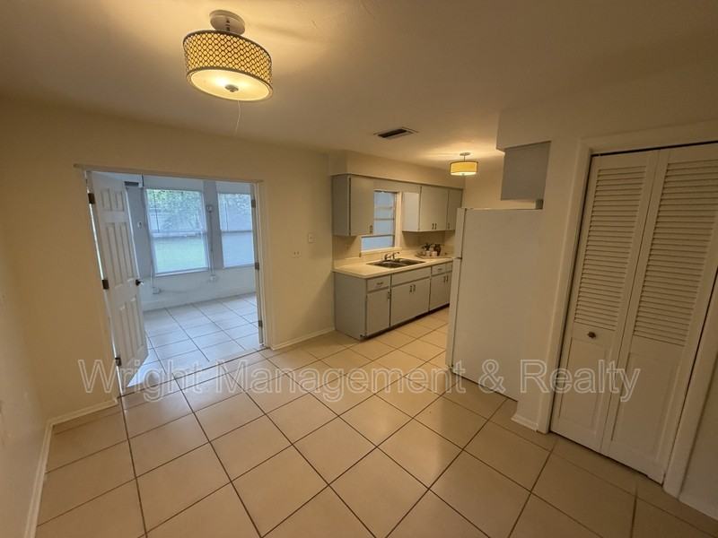 705 Bayou Ave #A - Photo 6 of 24