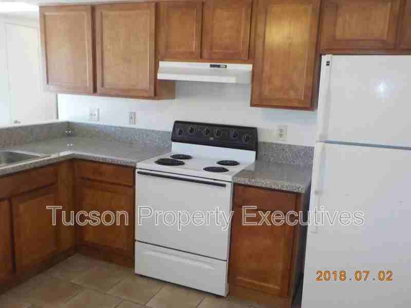 660 S Tucson Blvd - Photo 3 of 8