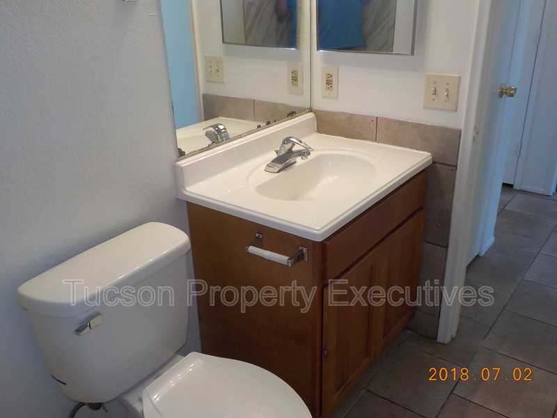 660 S Tucson Blvd - Photo 4 of 8