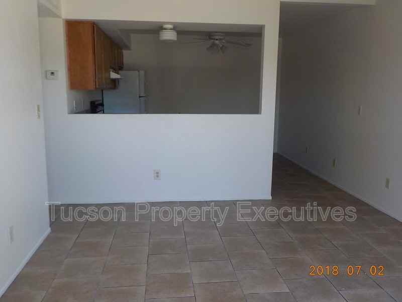 660 S Tucson Blvd - Photo 7 of 8