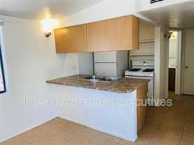 1654 N Beverly Ave - Photo 1 of 1