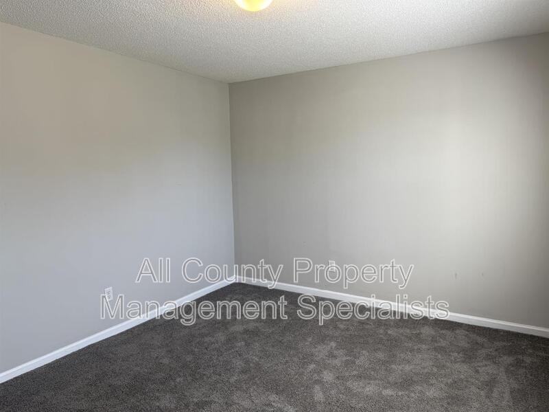 5 Sterling Ridge Ct - Photo 3 of 10
