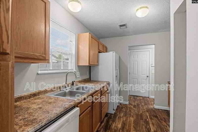 5 Sterling Ridge Ct - Photo 4 of 10