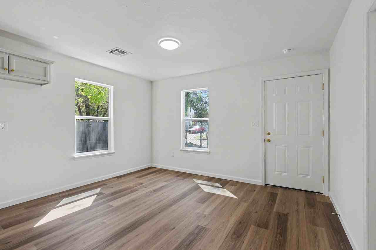 1217 Sw 17th St #1 - Photo 3 of 17
