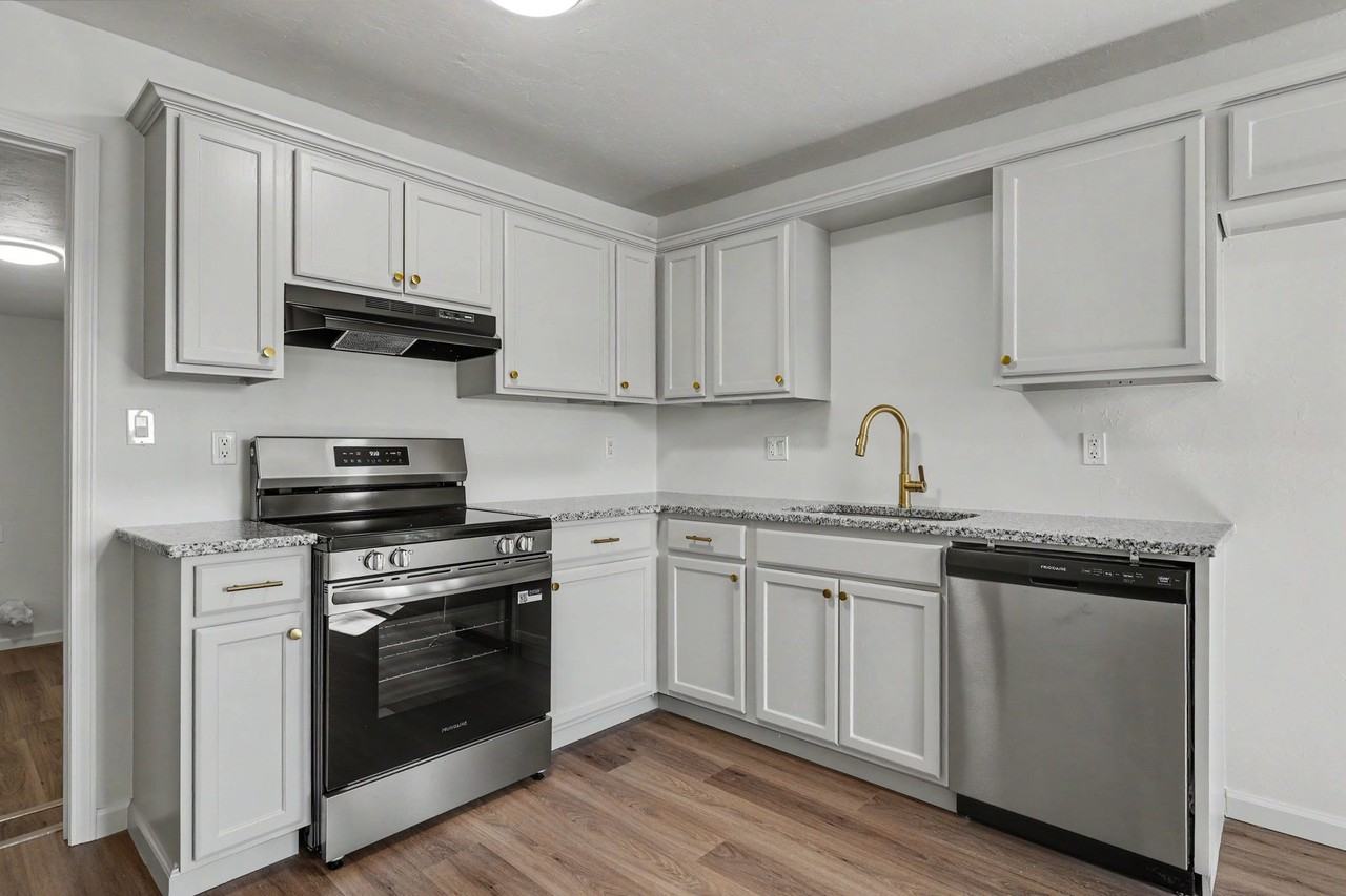 1217 Sw 17th St #1 - Photo 5 of 17