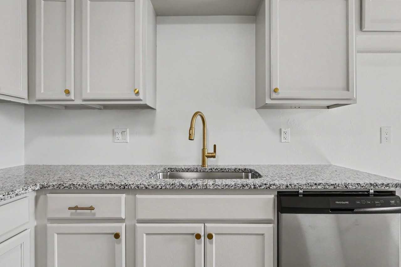 1217 Sw 17th St #1 - Photo 7 of 17