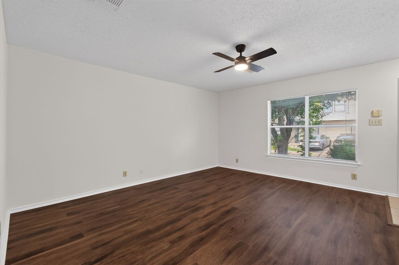 8910 Kenton Mist #1 - Photo 4 of 19