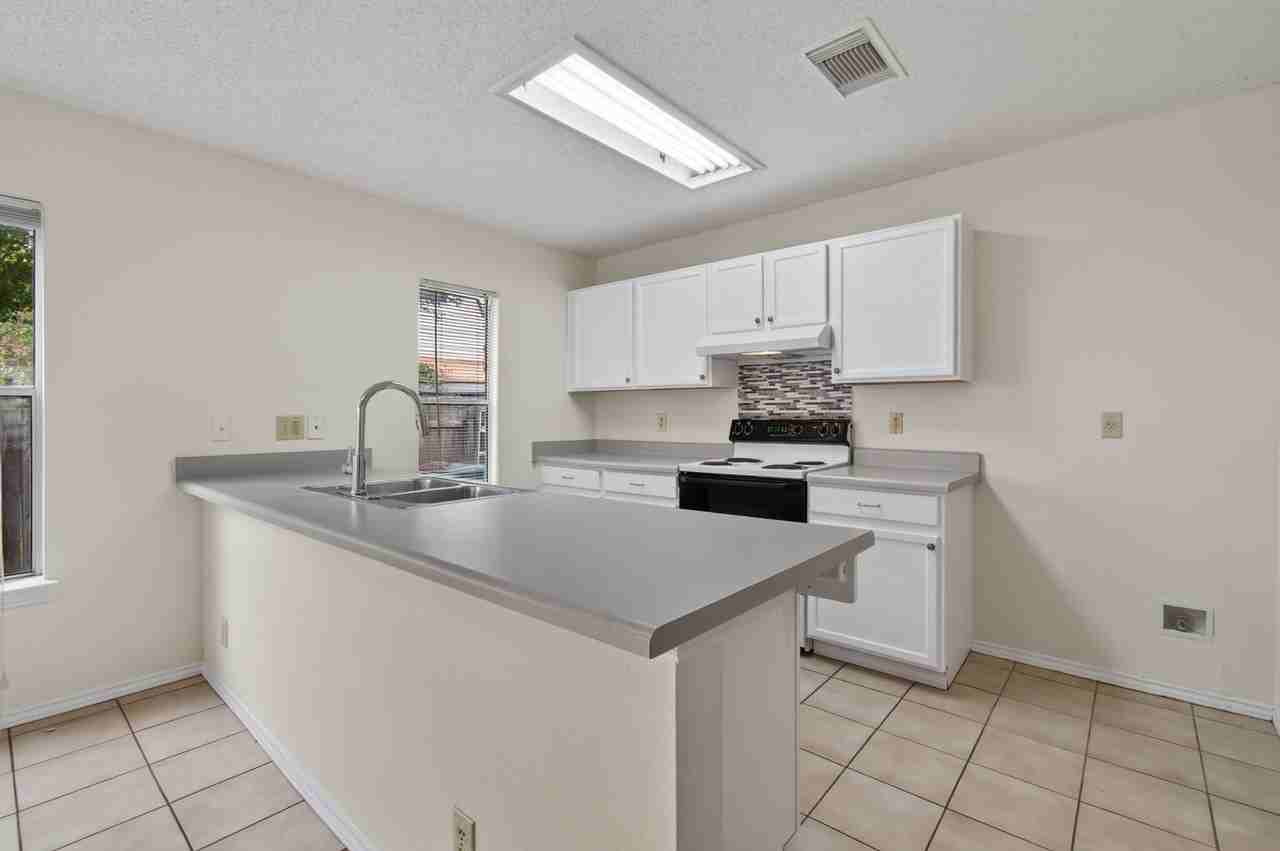 8910 Kenton Mist #1 - Photo 7 of 19