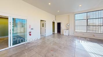 featured image of 415 E 10th St