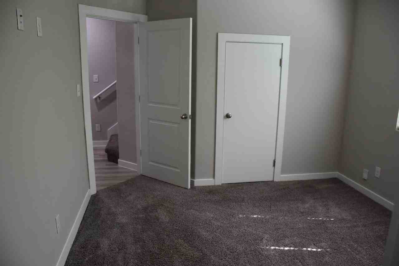 21502 James Charles - Photo 5 of 17