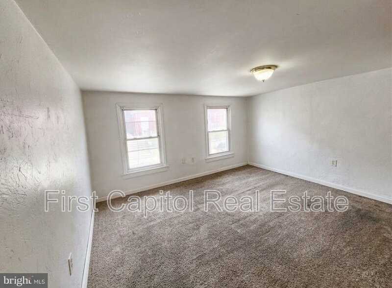 140 S 2nd St - Photo 3 of 14