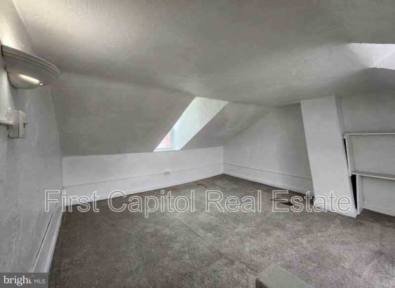 140 S 2nd St - Photo 5 of 14