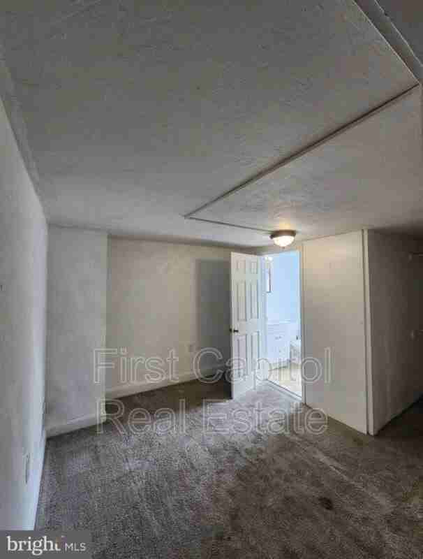 140 S 2nd St - Photo 6 of 14
