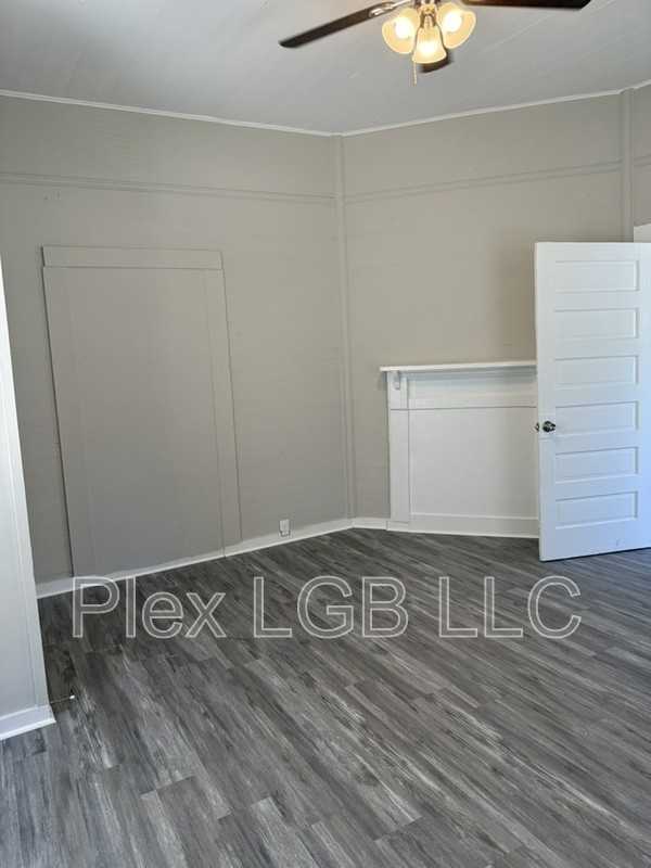 108 Bell St - Photo 2 of 5