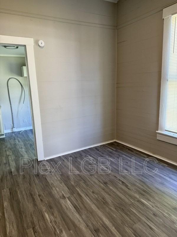 108 Bell St - Photo 4 of 5