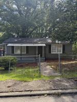 featured image of 613 Snelson St