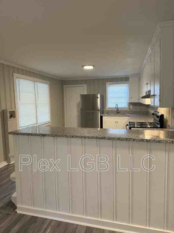 613 Snelson St - Photo 5 of 6