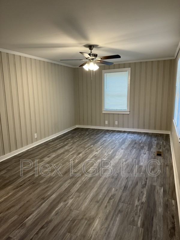 613 Snelson St - Photo 6 of 6