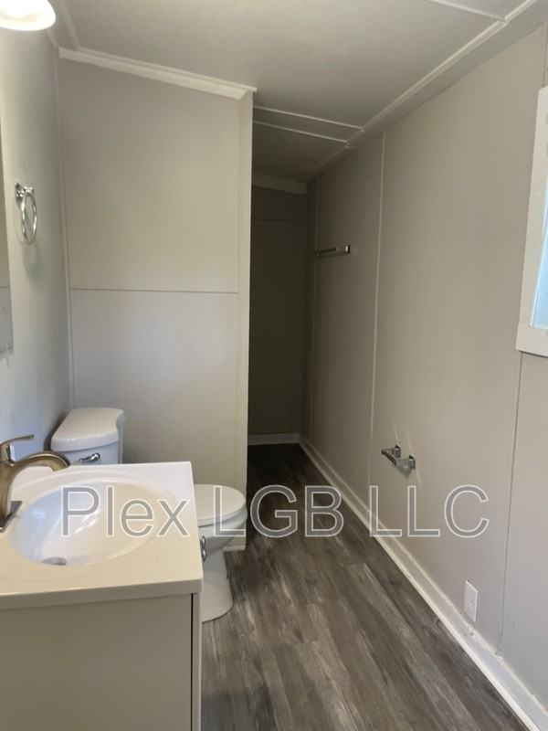 217 Thomas St - Photo 3 of 5