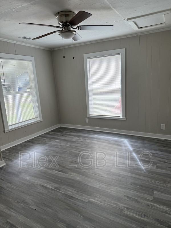 203 Bagley St - Photo 2 of 7
