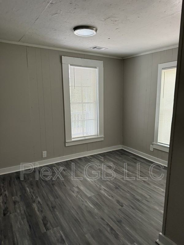 203 Bagley St - Photo 6 of 7