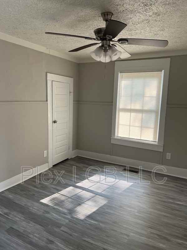 913 Georgia Ave - Photo 5 of 6