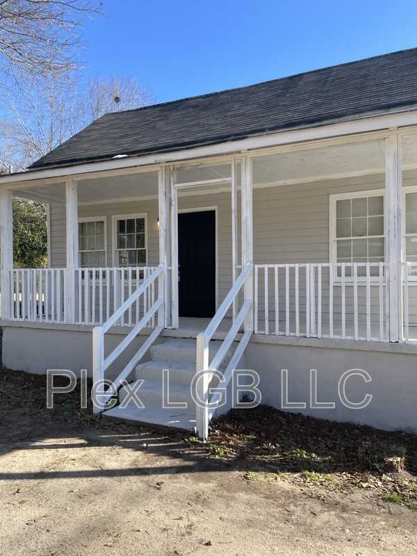 303 Revis St - Photo 2 of 6