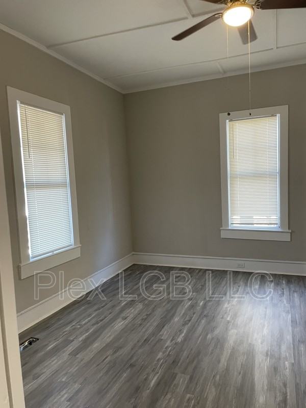 201 Cato St - Photo 6 of 8