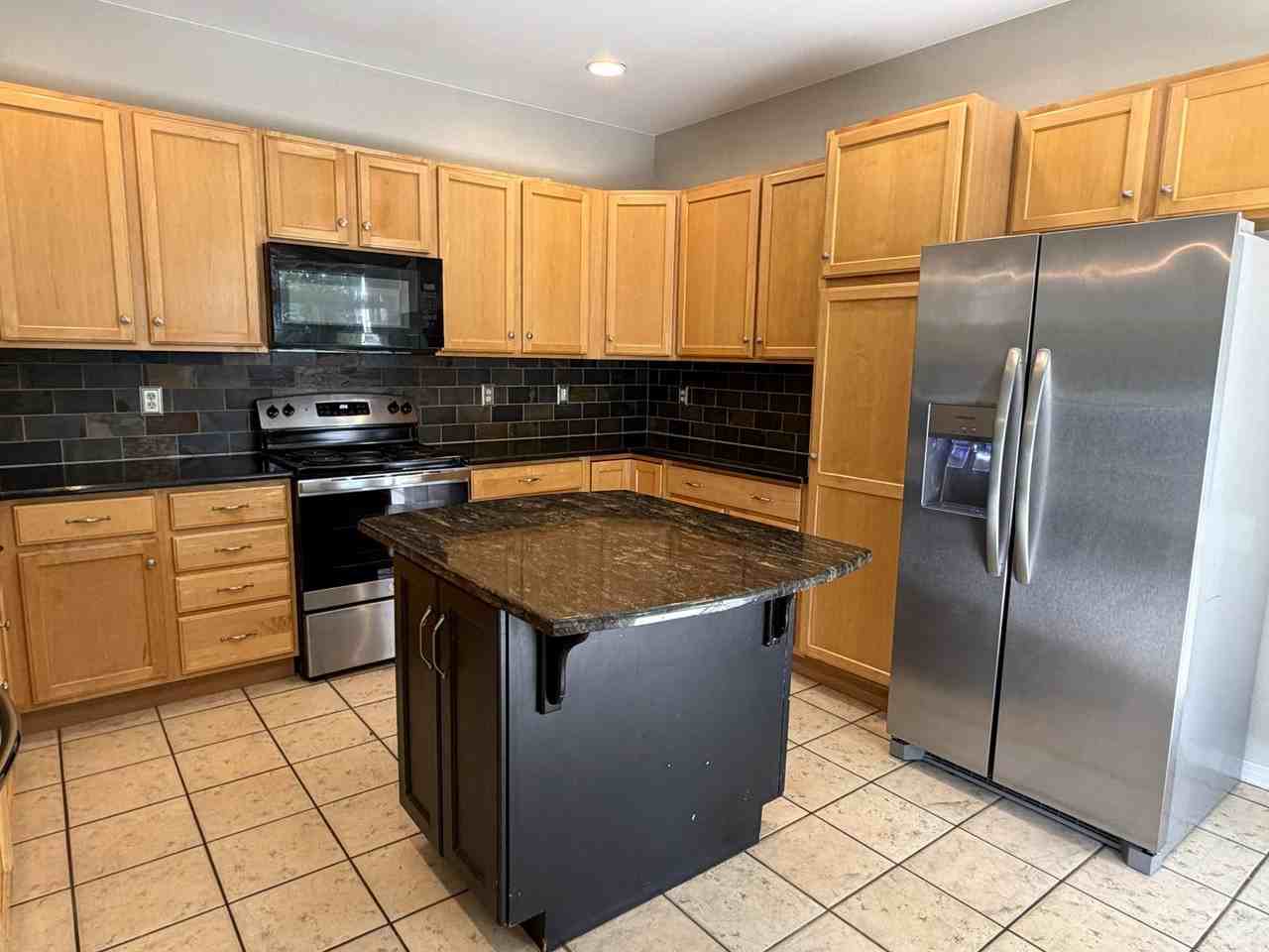5250 Corbett Dr - Photo 6 of 17