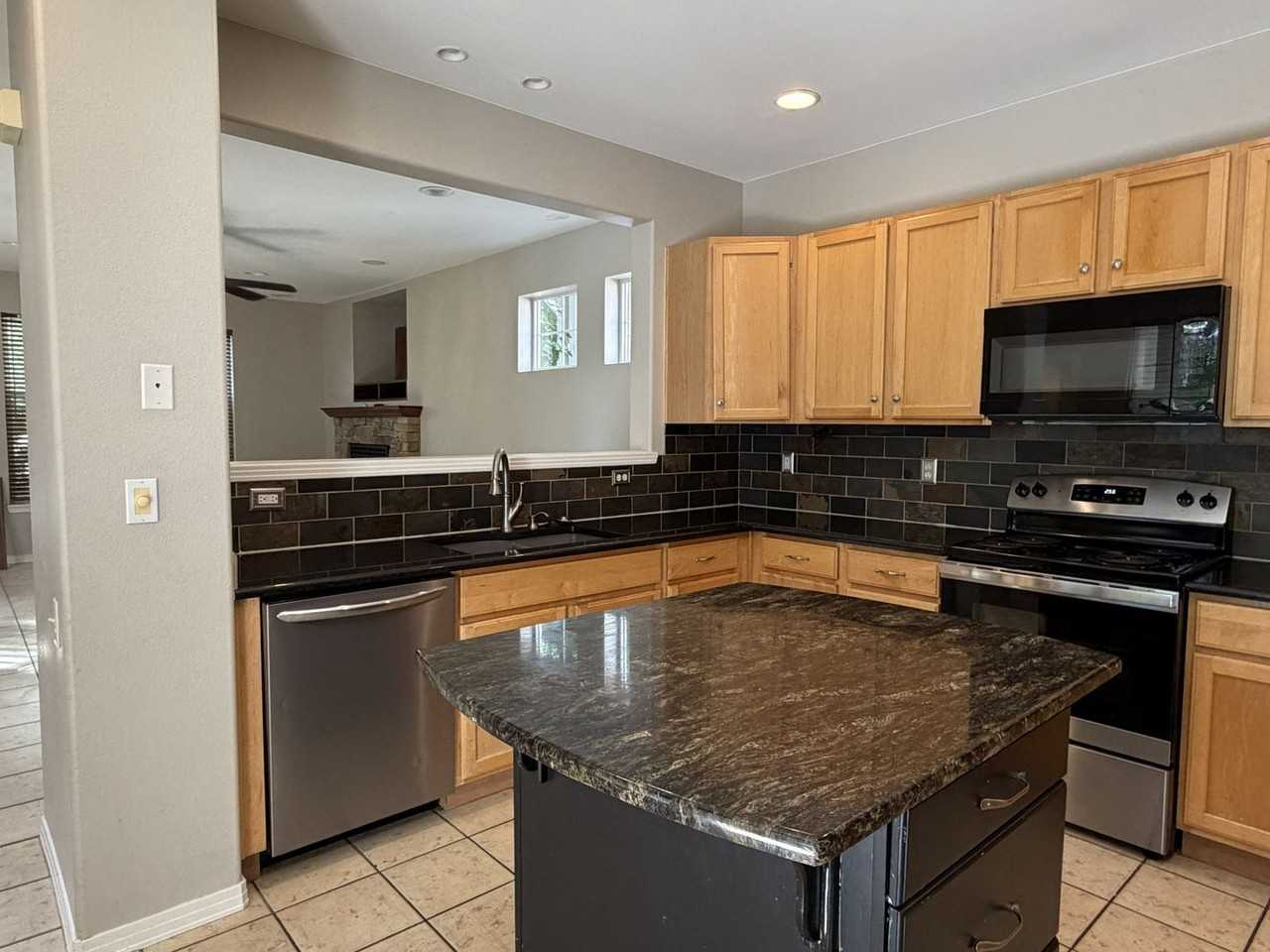 5250 Corbett Dr - Photo 7 of 17