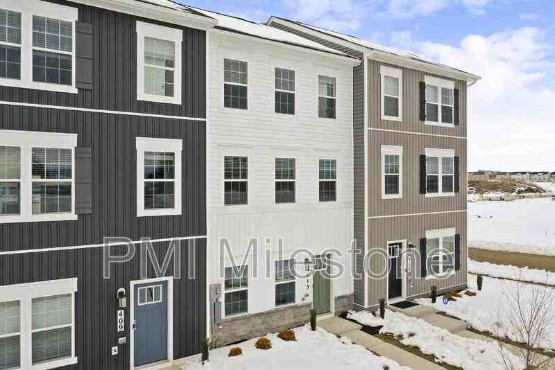 413 Eclipse St - Photo 4 of 33