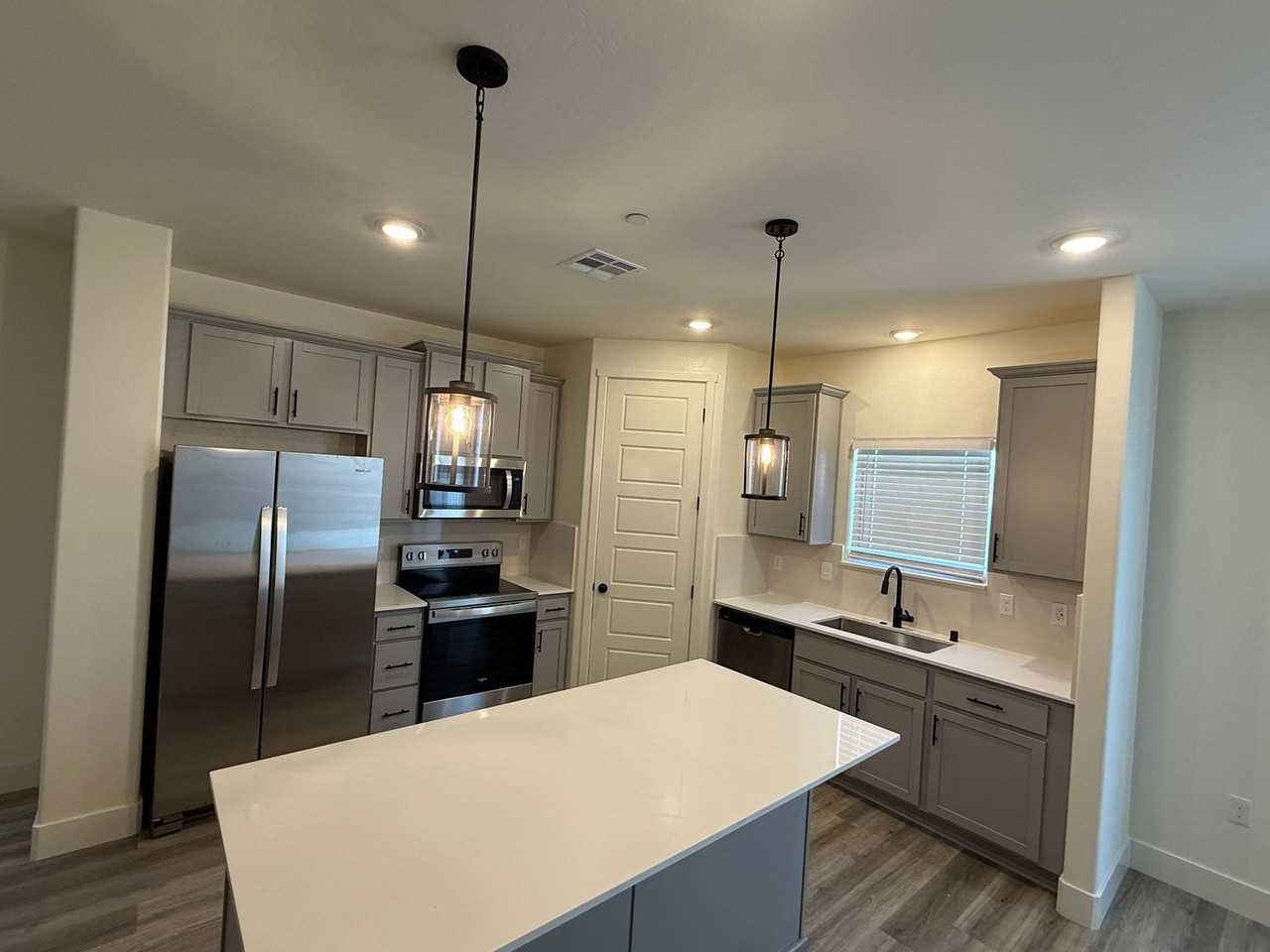 4040 W Babcock Ave - Photo 4 of 22