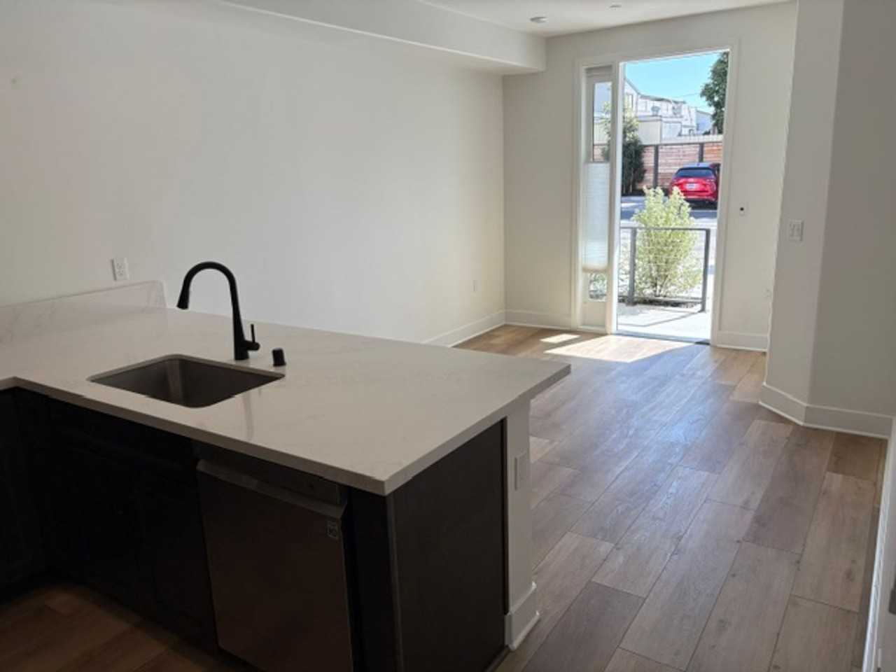 402 W Grand Ave #102 - Photo 5 of 9